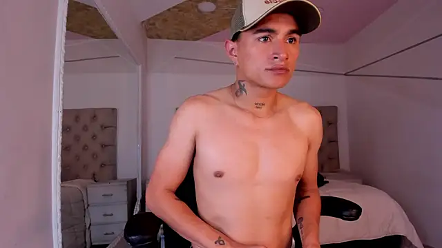 LiamDeep online show from March 31, 8:33 pm