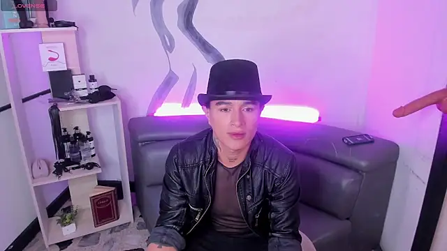 LiamDeep online show from November 5, 8:34 pm