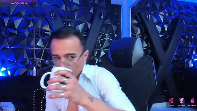 LiamDeep online show from March 12, 8:24 pm