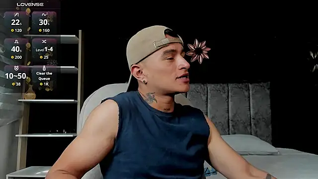 Snapshot of LiamDeep chatting on May 15, 7:56 pm LiamDeep online show from May 15, 7:56 pm