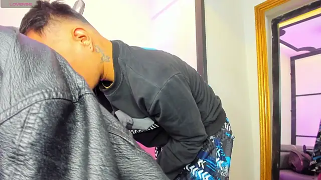 LiamDeep online show from November 14, 8:45 pm