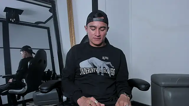 LiamDeep online show from September 30, 4:51 am