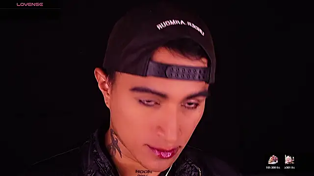 Snapshot of LiamDeep chatting on February 7, 9:06 am LiamDeep online show from February 7, 9:06 am