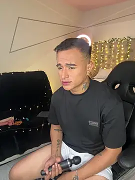 LiamDeep online show from December 19, 9:50 pm