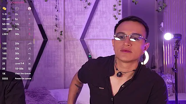 LiamDeep online show from January 8, 9:10 pm