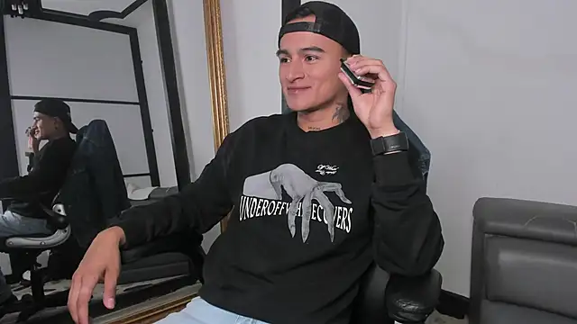 LiamDeep online show from September 30, 4:57 pm