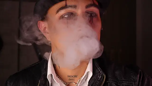 Snapshot of LiamDeep chatting on February 4, 7:53 pm LiamDeep online show from February 4, 7:53 pm