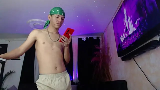 Snapshot of Marcus_and_Tony chatting on September 12, 4:12 am Marcus and Tony online show from September 12, 4:12 am