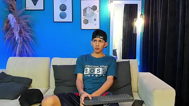 Marcus and Tony online show from February 17, 3:48 am