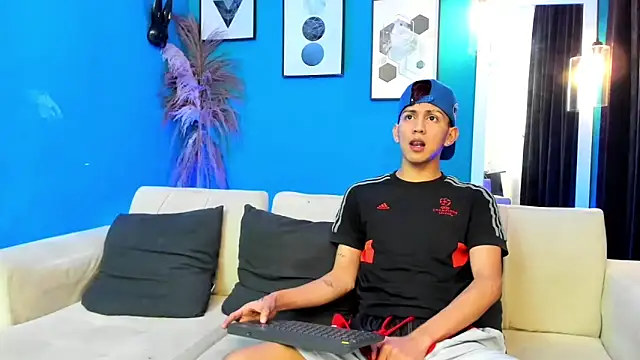 Marcus and Tony online show from February 22, 3:53 am