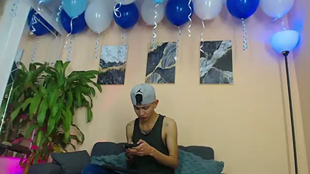 Marcus and Tony online show from March 10, 3:43 am