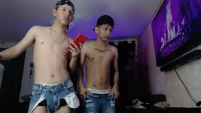 Snapshot of Marcus_and_Tony chatting on September 13, 5:07 am Marcus and Tony online show from September 13, 5:07 am