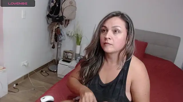 Snapshot of sophie_lopez1 chatting on December 5, 3:09 am sophie lopez1 online show from December 5, 3:09 am