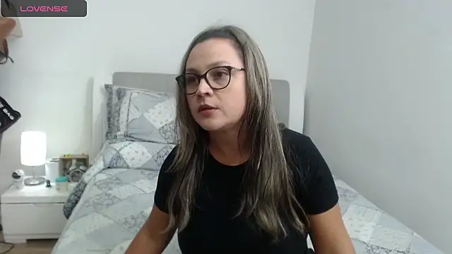 Snapshot of sophie_lopez1 chatting on February 8, 2:47 am sophie lopez1 online show from February 8, 2:47 am