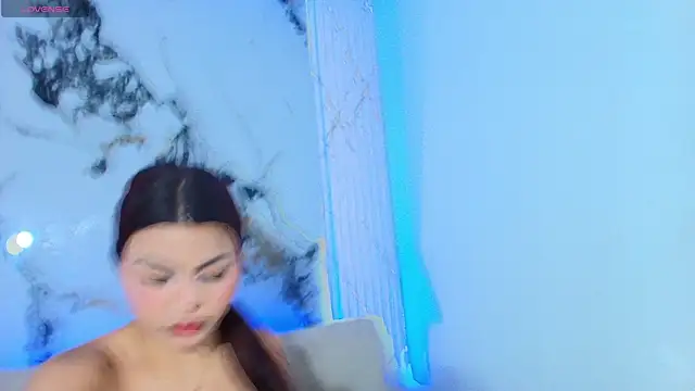 Snapshot of KimberlyLoren chatting on November 7, 1:15 pm KimberlyLoren online show from November 7, 1:15 pm