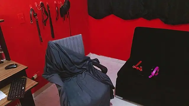 Emily Slave28 online show from February 23, 5:57 pm