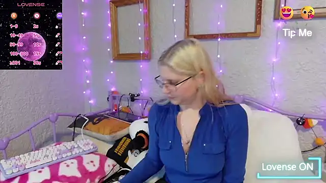 samanthamalichite online show from November 2, 2:33 pm
