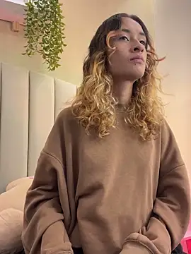 SunshineLizzy online show from November 14, 1:26 pm