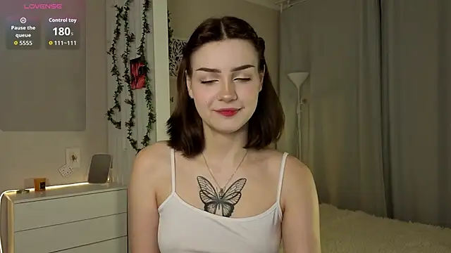 PurrrBerry online show from October 26, 3:40 am