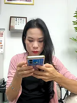 Snapshot of Baby-mmm chatting on November 6, 1:59 pm Baby-mmm online show from November 6, 1:59 pm