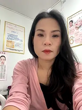 Snapshot of Baby-mmm chatting on December 2, 5:20 am Baby-mmm online show from December 2, 5:20 am