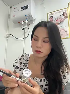 Snapshot of Baby-mmm chatting on September 13, 12:27 pm Baby-mmm online show from September 13, 12:27 pm