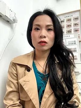 Snapshot of Baby-mmm chatting on November 19, 5:40 am Baby-mmm online show from November 19, 5:40 am