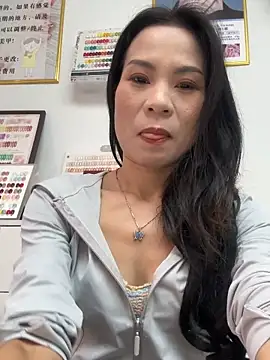 Snapshot of Baby-mmm chatting on October 25, 5:28 am Baby-mmm online show from October 25, 5:28 am