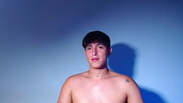 rowanbigboy23 online show from April 17, 5:54 am