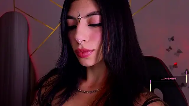 Snapshot of Hollyxx_ chatting on November 28, 2:12 am Hollyxx online show from November 28, 2:12 am