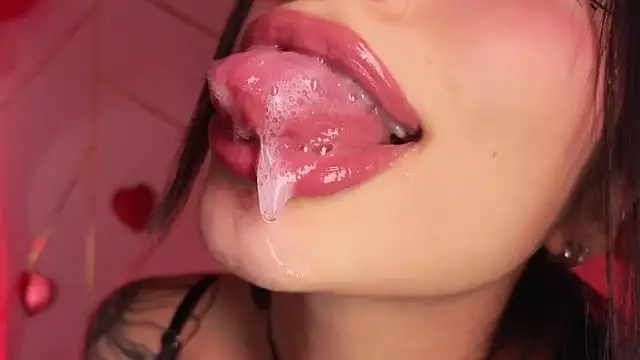 Snapshot of Hollyxx_ chatting on March 1, 3:39 am Hollyxx online show from March 1, 3:39 am