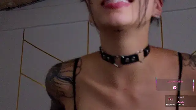 Snapshot of Hollyxx_ chatting on September 13, 8:09 pm Hollyxx online show from September 13, 8:09 pm