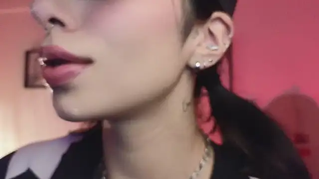 Hollyxx  online show from April 23, 3:02 am