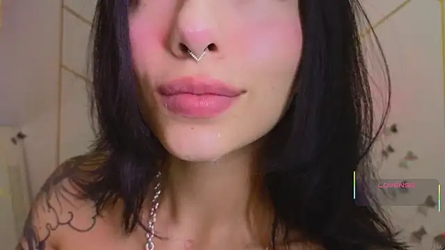 Snapshot of Hollyxx_ chatting on November 5, 9:34 am Hollyxx online show from November 5, 9:34 am