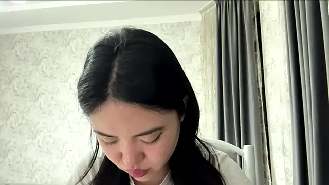 MIMIMary online show from October 17, 1:24 pm