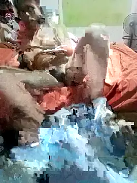 Snapshot of lalop221 chatting on October 12, 10:33 pm lalop221 online show from October 12, 10:33 pm