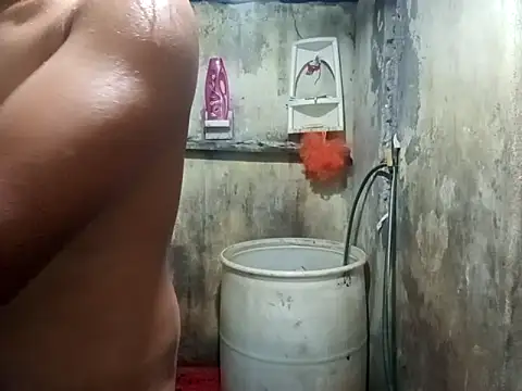 Snapshot of lalop221 chatting on October 6, 2:46 am lalop221 online show from October 6, 2:46 am