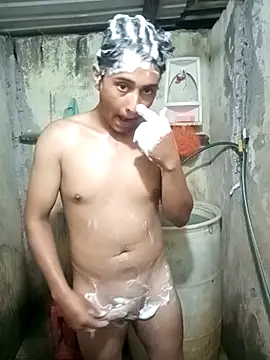 Snapshot of lalop221 chatting on October 30, 1:59 am lalop221 online show from October 30, 1:59 am