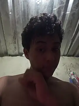 Snapshot of lalop221 chatting on October 23, 10:30 pm lalop221 online show from October 23, 10:30 pm