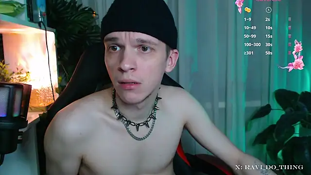 Snapshot of frozen_boy chatting on November 14, 4:32 pm frozen boy online show from November 14, 4:32 pm