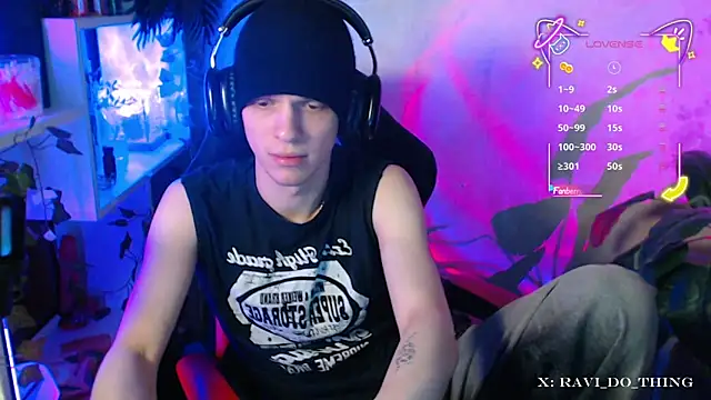 Snapshot of frozen_boy chatting on October 29, 3:44 pm frozen boy online show from October 29, 3:44 pm