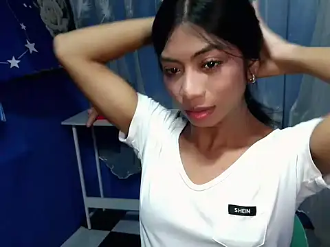 Snapshot of Kayra_Slut122 chatting on September 22, 3:45 am Kayra Slut122 online show from September 22, 3:45 am