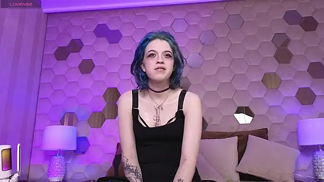 Snapshot of NoelleGothicShadow chatting on January 10, 11:33 pm NoelleGothicShadow online show from January 10, 11:33 pm