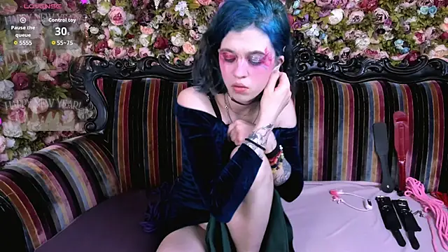 Snapshot of NoelleGothicShadow chatting on January 7, 10:48 pm NoelleGothicShadow online show from January 7, 10:48 pm