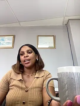 031bubbles online show from February 3, 6:33 am