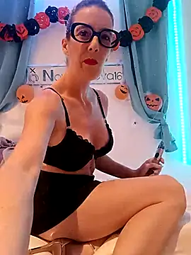 Snapshot of Naughtyeva16 chatting on October 9, 9:43 am Naughtyeva16 online show from October 9, 9:43 am