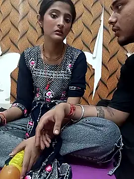 romantic couple1 online show from September 28, 3:13 am