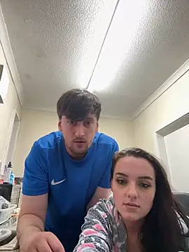 scottishcouple2002 online show from October 19, 1:52 am