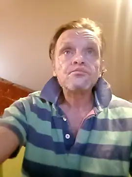 Snapshot of Kuba_Gd chatting on November 27, 8:04 am Kuba Gd online show from November 27, 8:04 am