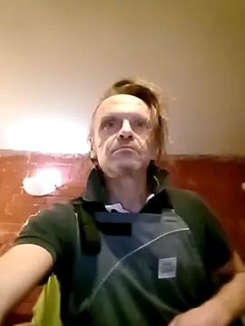 Snapshot of Kuba_Gd chatting on November 12, 3:21 am Kuba Gd online show from November 12, 3:21 am